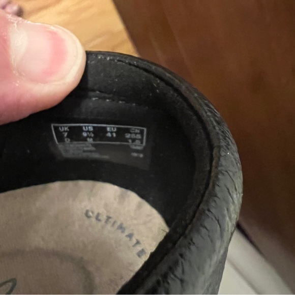 Clarks Collection Women’s Cheyn Madi Black Leather Slip-On Like new condition - Picture 7 of 14